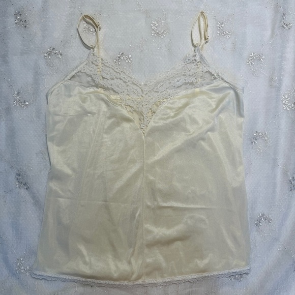 Vintage 70s Dutch Maid Cream Lace Nylon Tank Top – Size 34 (Made in USA) - Picture 1 of 4